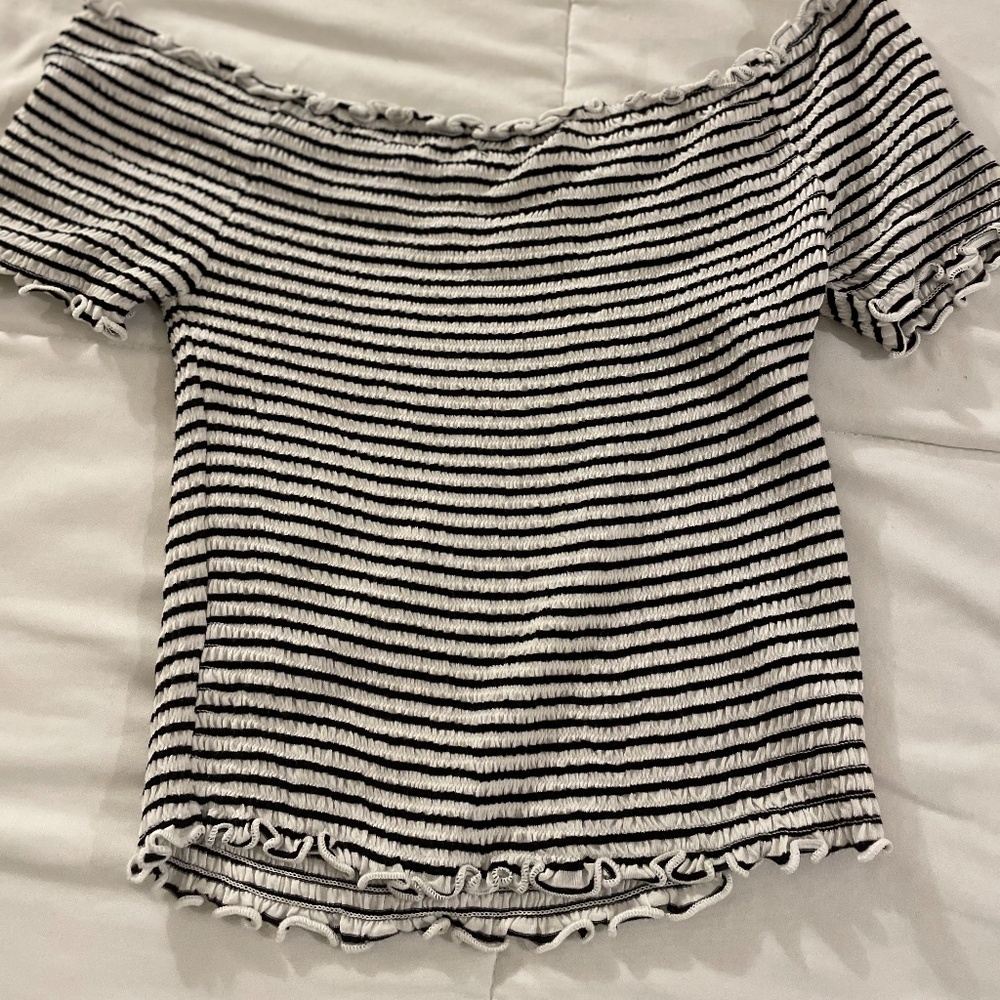 new heart 7 hips stripe crop top size large
